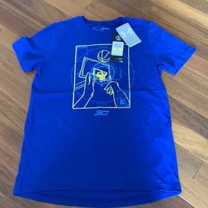 NWT Under Armour boys t-shirt size medium